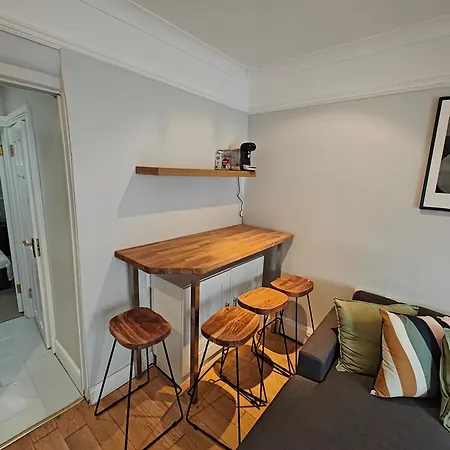 Feriehus Delightful 3 Bed City House