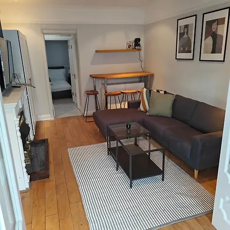 Feriehus Delightful 3 Bed City House Dublin
